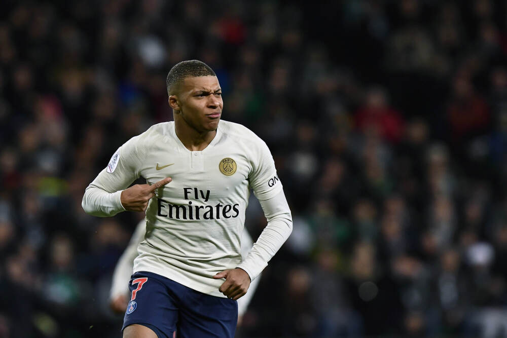 谢灵运的真迹首次公开，不愧是王羲之后人，纯正的魏晋笔法，后世难以企及！